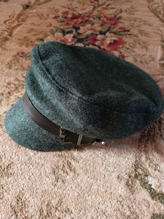 Кепка темного зелений колір