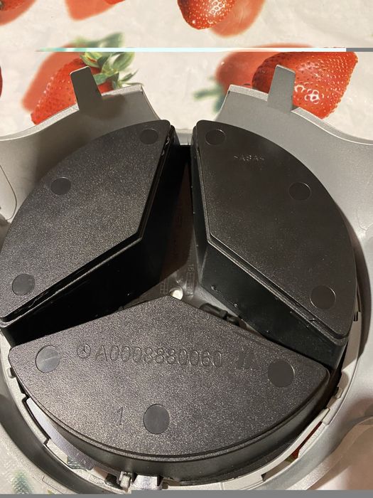 Mercedes c-class,накладка решетки радиатора,вставка в решетку радиатор