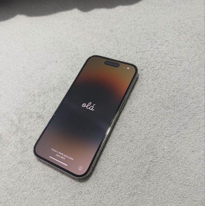iPhone 14 pro dourado