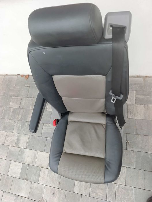 VW T5 T6 MULTIVAN fotel obrotowy DRUGI/TRZECI RZĄD skóra