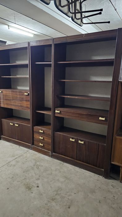 Estante com 2.60 metros de comprimento