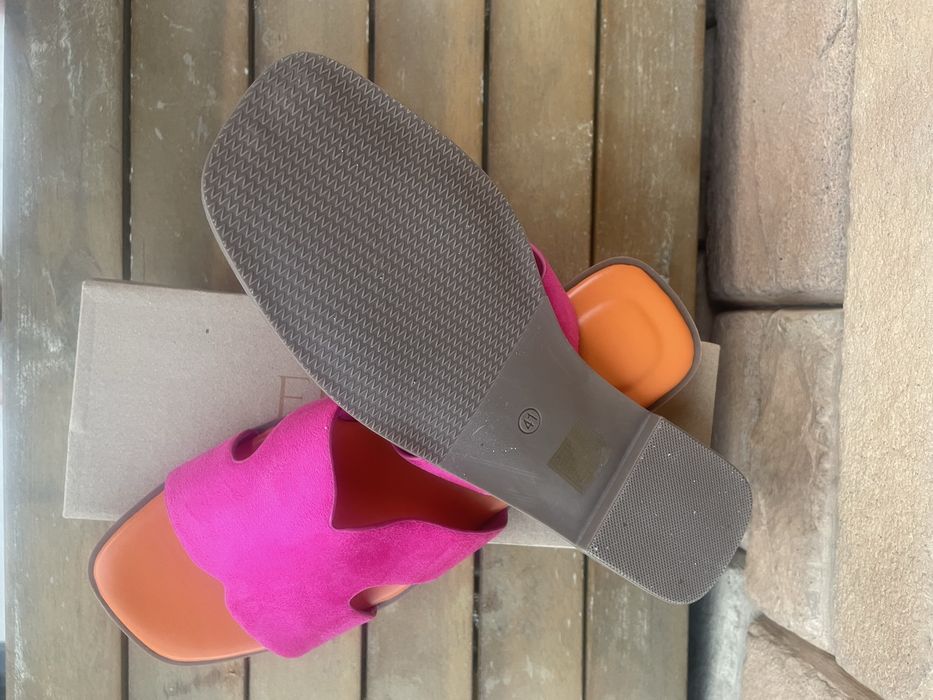 Klapki w stylu hermes 41