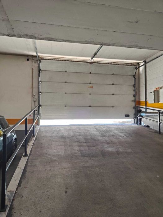 lugar de garagem na Cruz Quebrada para arrendar