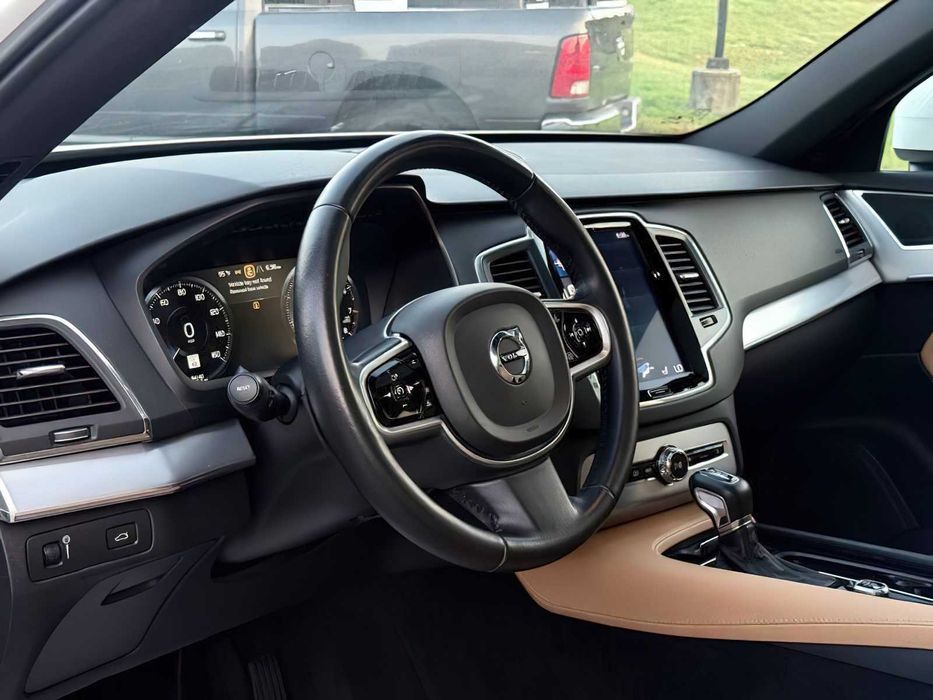 Volvo XC90      2018