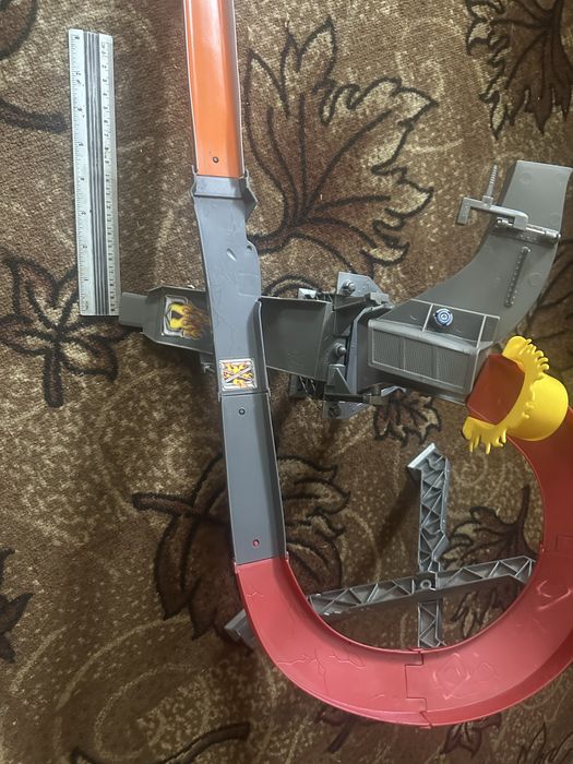 Великий ігровий набір Hot Wheels Track Builder Flame Stunt Pack (модель HMC04)