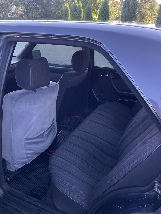 Mercedes W124 1988р (торг)