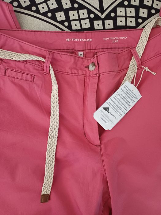Spodnie chinos slim