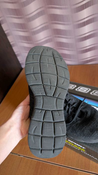 Кросівки Skechers Memory Foam, чорні 43 розмір з чеком