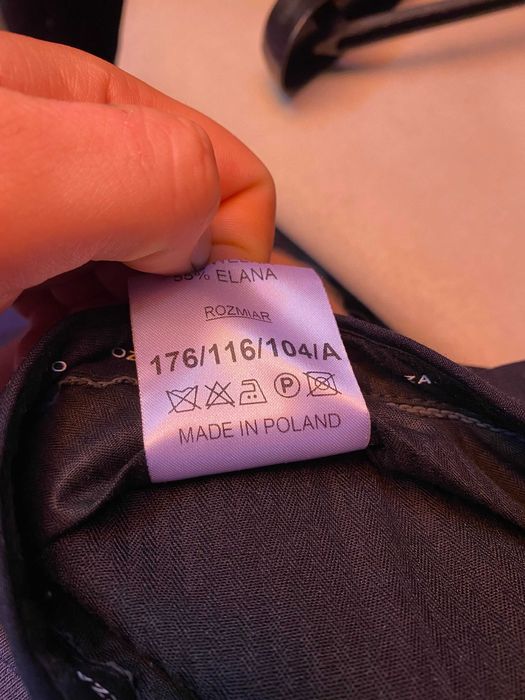 Garnitur OZZANO marynarka spodnie poszetka