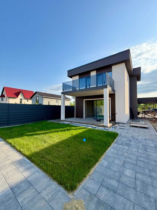 Продаж будинку з басейном 150м2 закрита вулиця,метро Славутич Осокорки