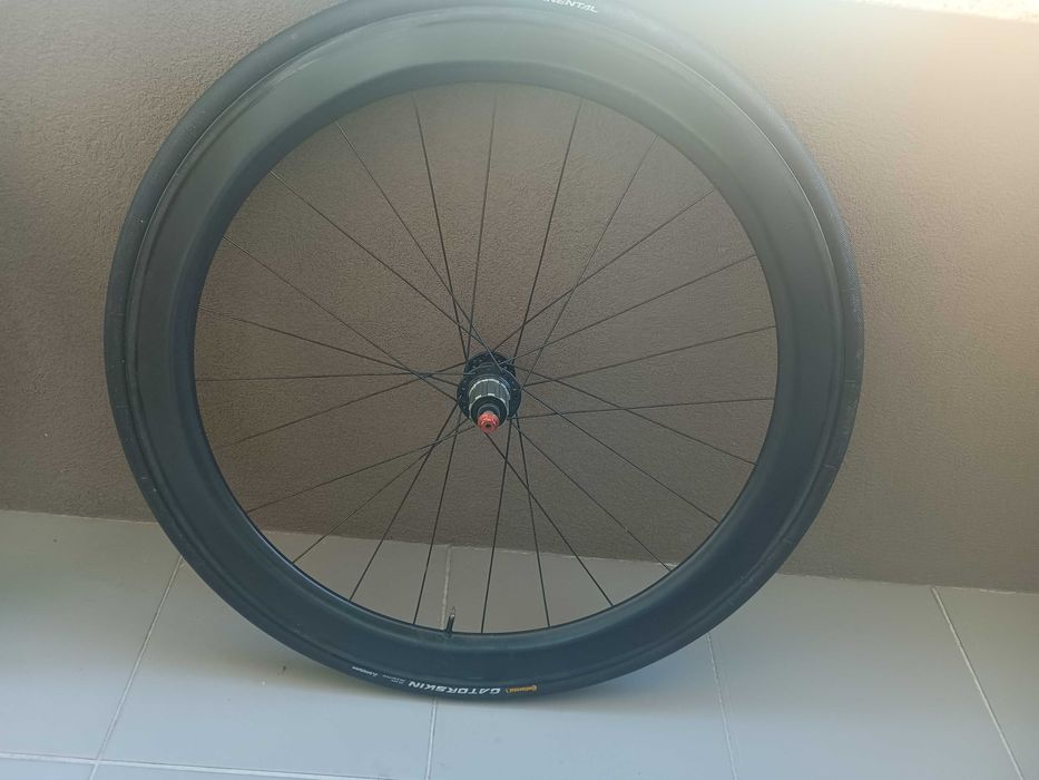 Par de rodas de bicicleta carbono