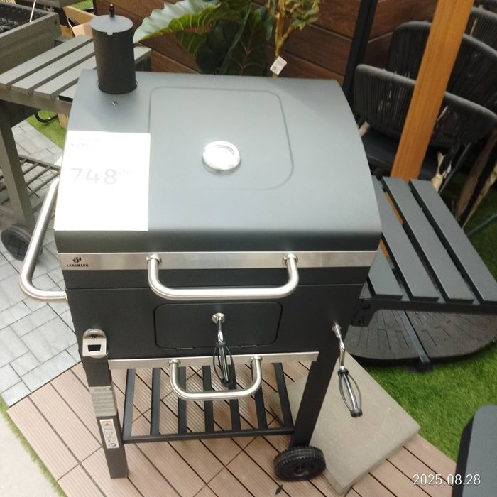 Grill BBQ solidny z pokrowcem