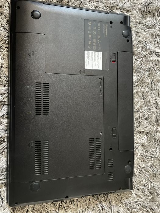 Laptop Lenovo (uszkodzony)