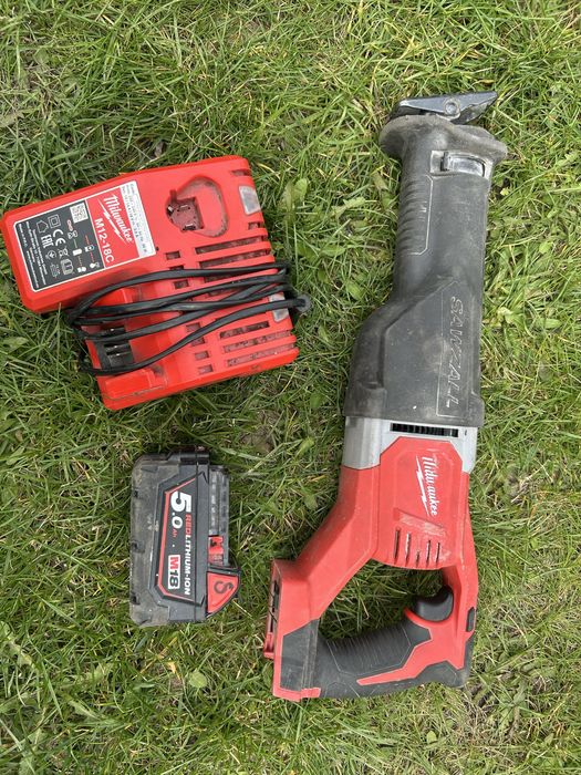 Piła szablasta milwaukee m18 BSX z bateria i ladowarka