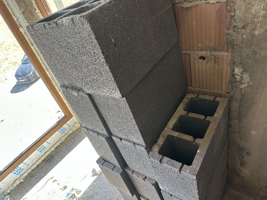 Pustak wentylacyjny 3 kanałowy pozostałości po budowie