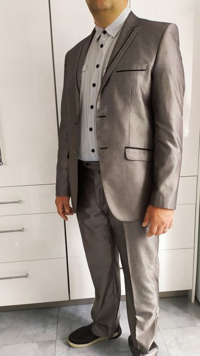 SG Garnitur męski L elegancki szary garnitur L , srebrny połyskujący g