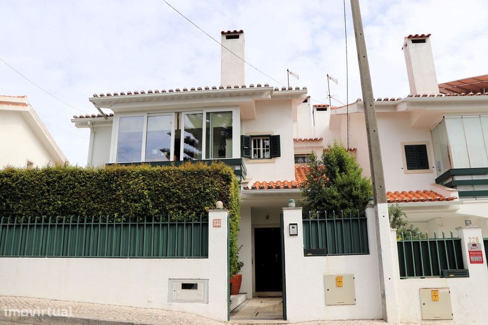 Excelente Moradia Geminada em Bicesse, Cascais