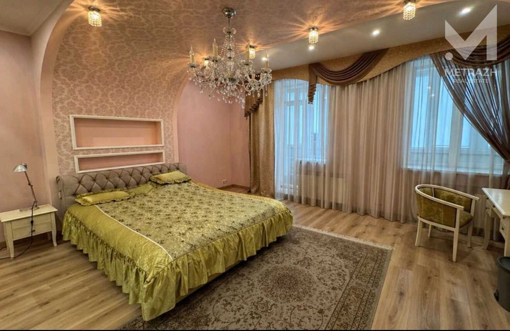 Вау в продаже Пентхаус 210 м² у метро Защитников Украины — 5 комнат, 2 уровня
