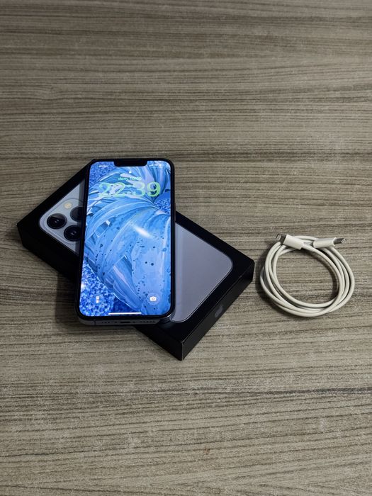 IPhone 13 pro 128GB c/ capas