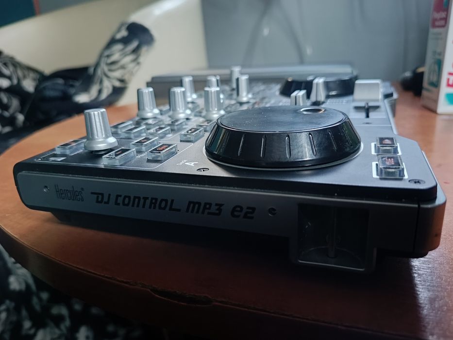 Konsola DJ 2kanałowa Hercules