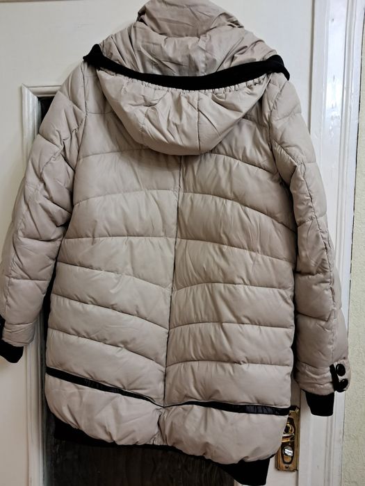 Пуховик жіночий.