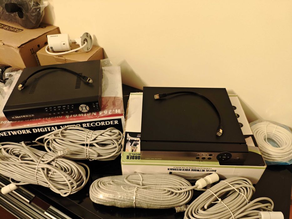 Lote Sistema CCTV Vigilância: 25 Câmaras IP/PoE + Dahua Keyboard + NVR/HVR + Cabos