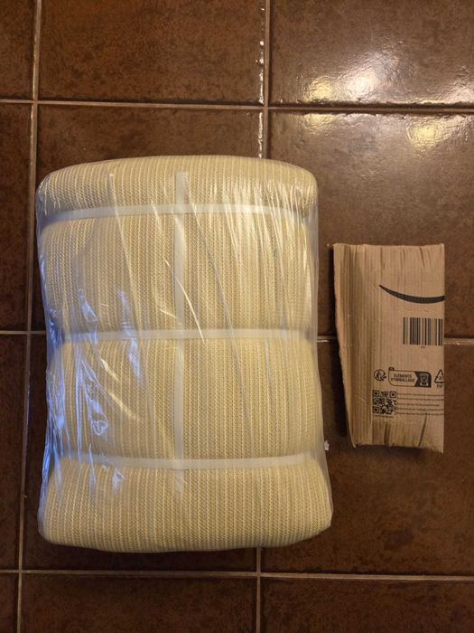 Vela de 4,88mx6,1m com proteção UV. Para uso externo. Nova e bege