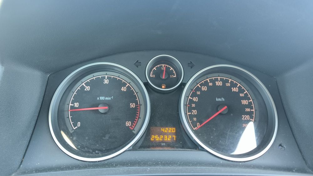Sprzedam Opel Zafira 1.9 cdti