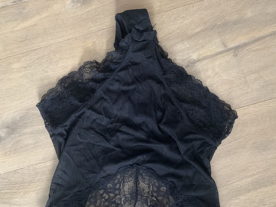 Body czarne ESOTIQ koronka r. M 75C