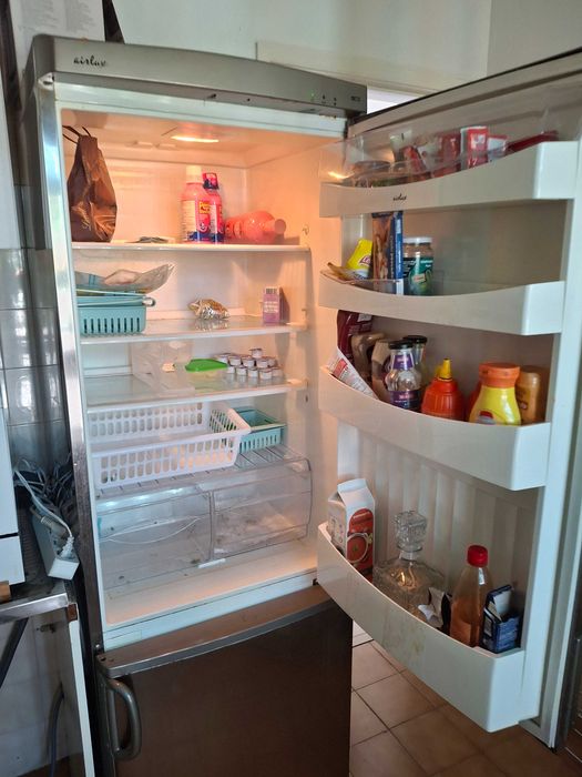 Frigorifico a funcionar