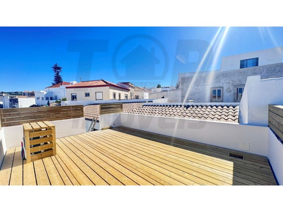Moradia V2 reabilitada com vista para o mar - Centro Loulé - 630.000€