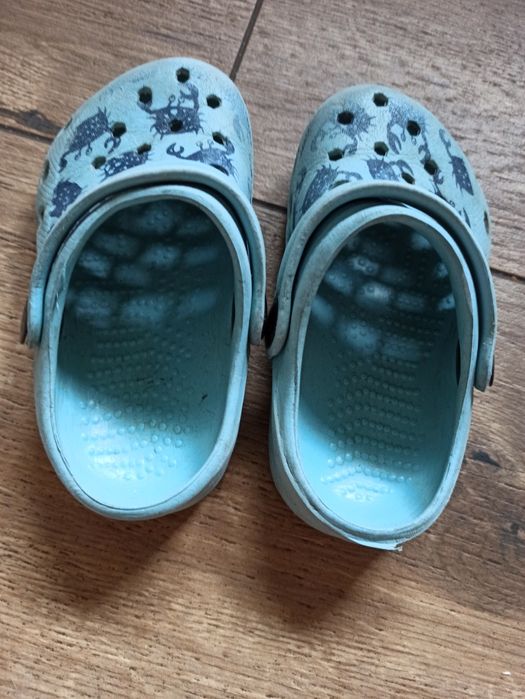 Klapki piankowe crocsy 24