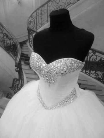 Biała Sukienka Ślubna