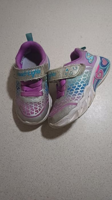 swiecace buty polecam