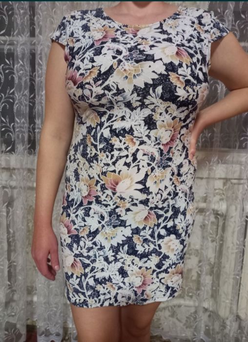 Плаття 46-48р всі по 150