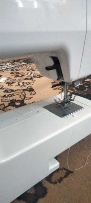 Електро швейна машинка.