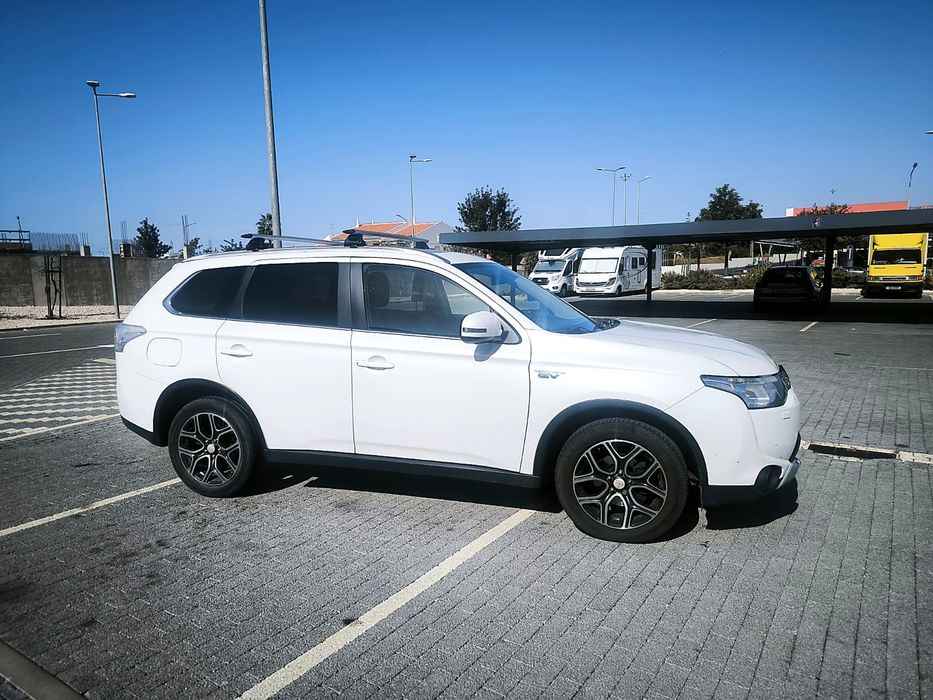 Mitsubishi Outlander híbrido — photo 4