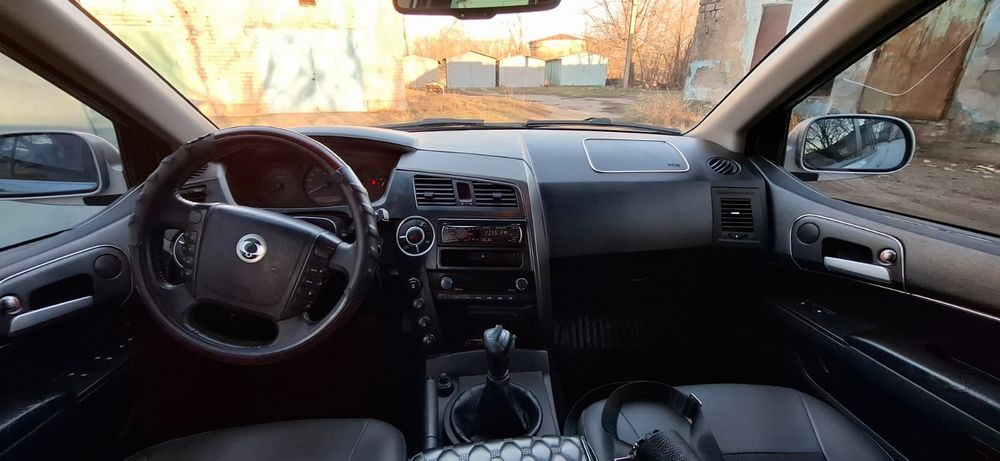 Ssang Yong Kyron 2010 рік 2.3Газ-бензин
