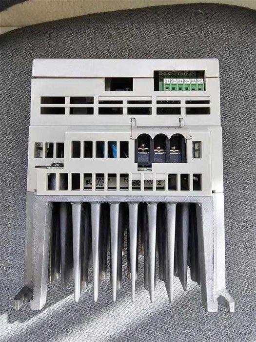 OMRON SYSDRIVE 3GEV INVERTER Frequency Converter64584477165186124