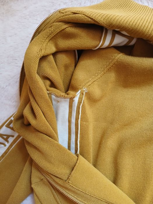 олімпійка, розмір XS

elisabetta franchi

elisabetta franchi