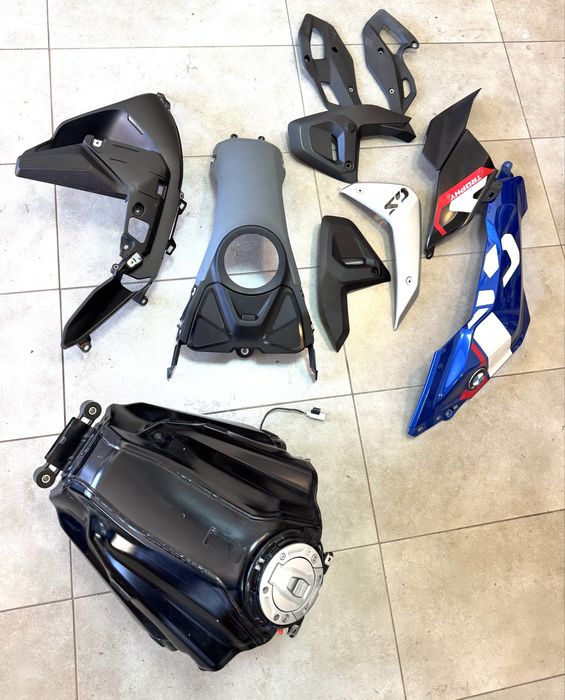 Bmw gs 1300 bak ,zbiornik , pompa ,wlew,owiewki ,