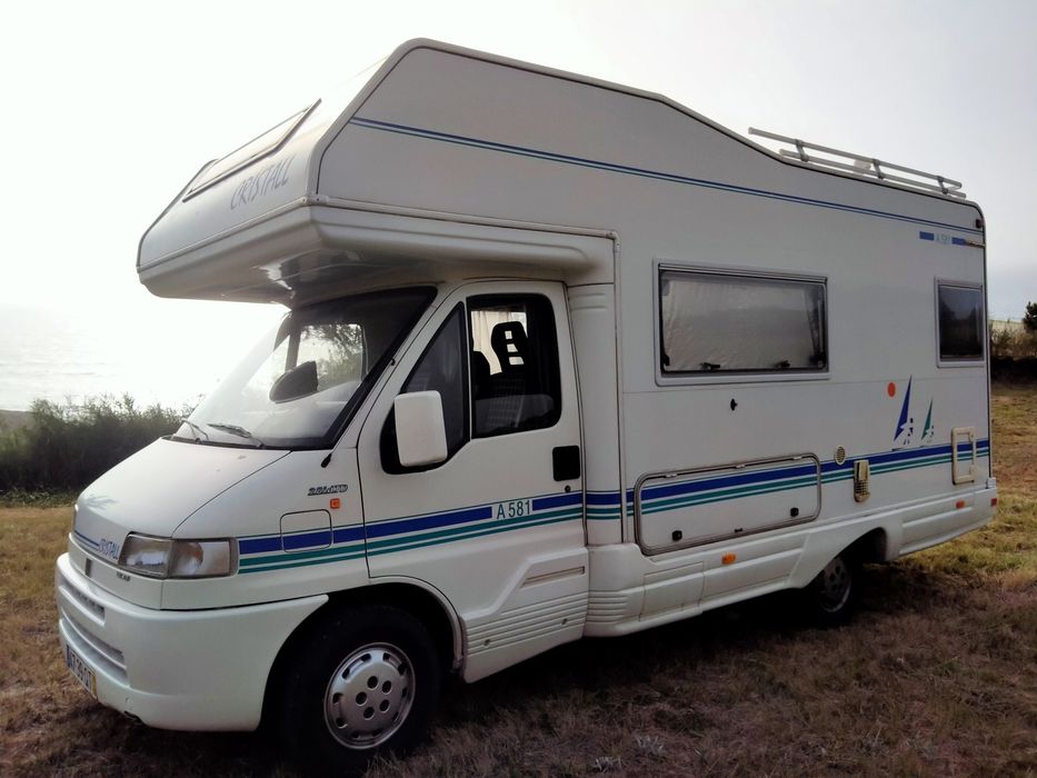 Autocaravana Fiat Ducato 2.8 com 6 lugares com cinto segurança