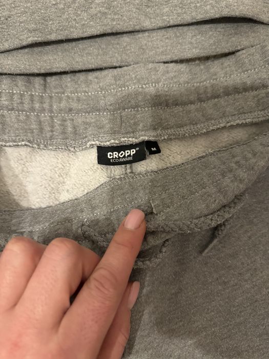 Спротвий костюм фірми cropp