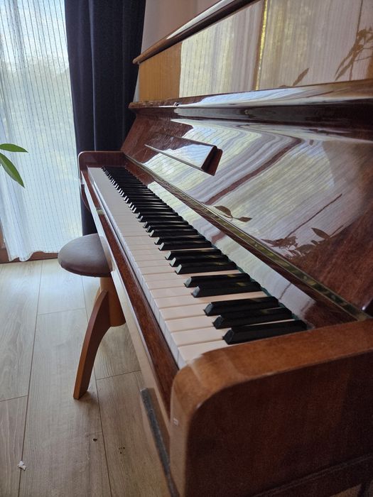 Pianino  Legnica