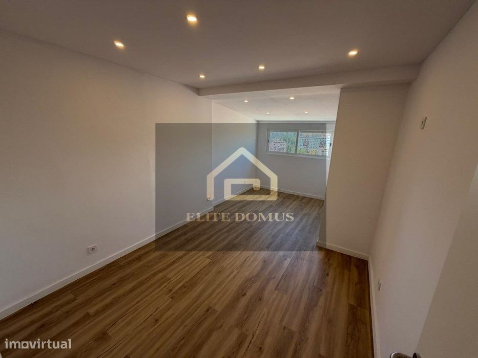 T2 Totalmente Remodelado - Queluz