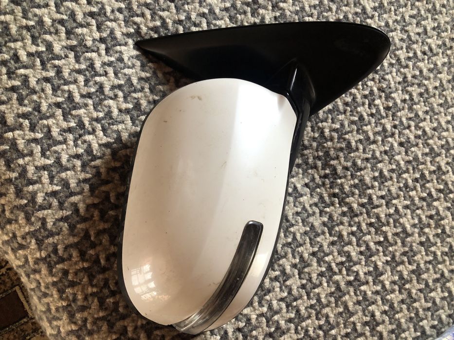 Дзеркало праве Мітсубісі Аутлендер