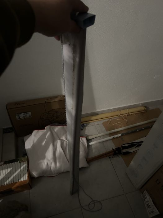Cortinas de janeira amarela e cinza