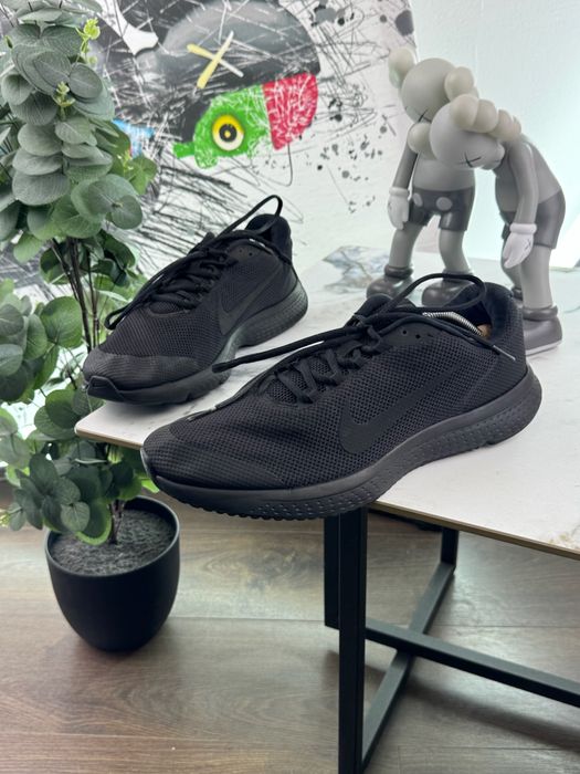 Кросівки Nike Runallday 46 розмір Е15251