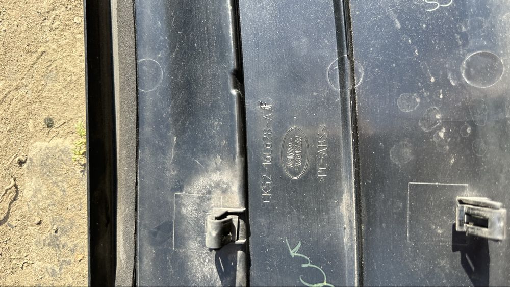 Молдинг капоту Land Rover Range Rover L405