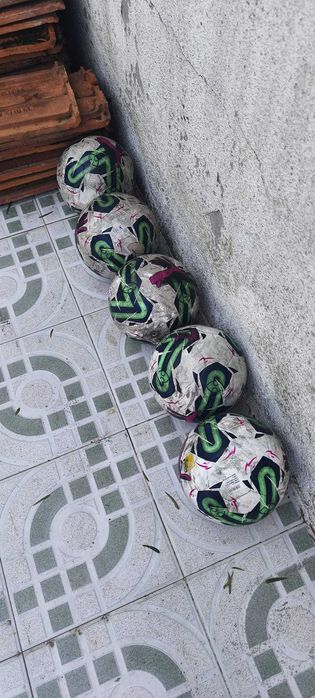 Material de Treino Futebol/Futsal – Bolas e Equipamento Stock Off